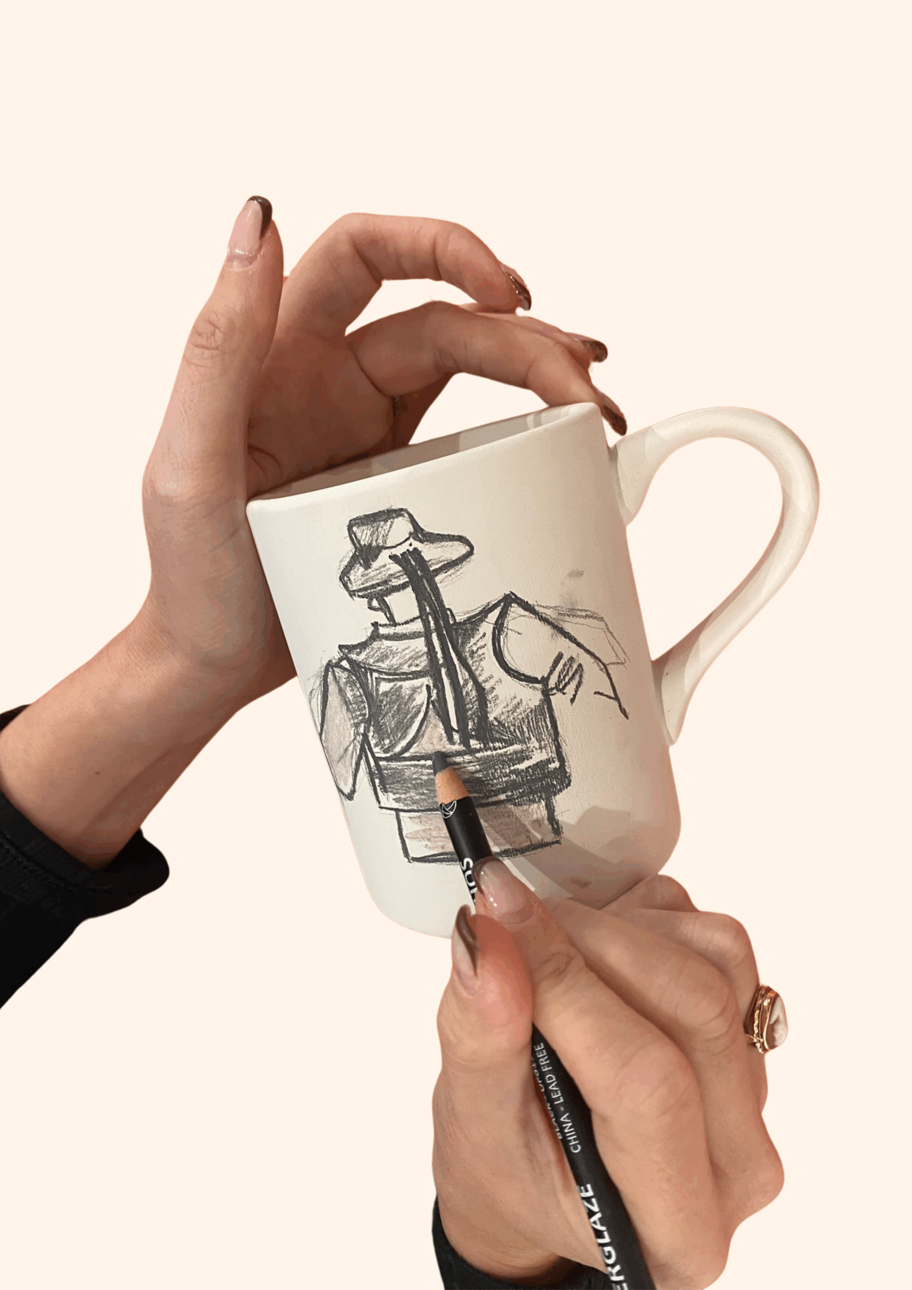 mains mug peinture